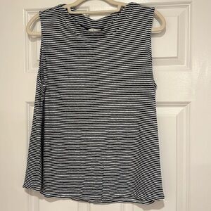 Vineyard vines Size Large tank top